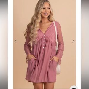 Lace sleeved dress